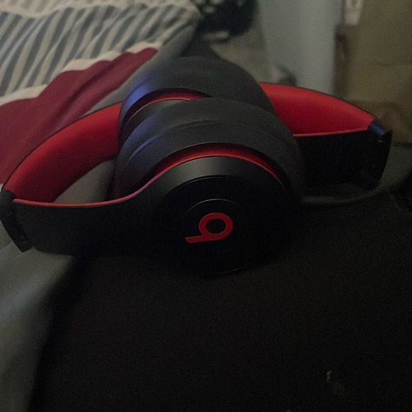 Nothing wrong with it is a plugin Beats Not wireless